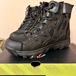Blauer Boots